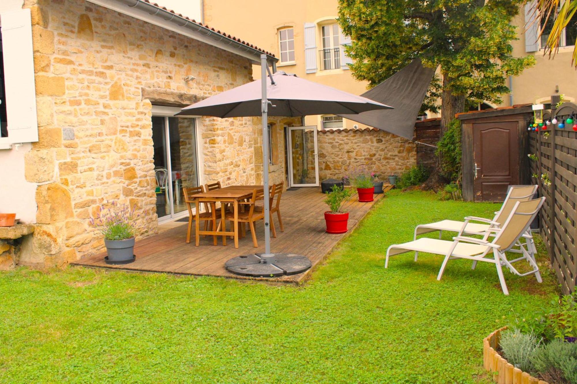 Gite Du Beaujolais Lyonnais Лисьё Экстерьер фото